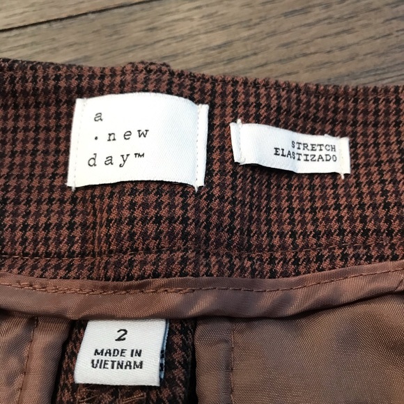 Dress pants - Picture 3 of 3